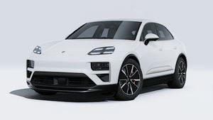 Exterior view of Macan Turbo showing the front and left side of the car