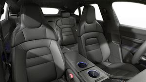 Interior view showing the front seats of Taycan 4S Cross Turismo