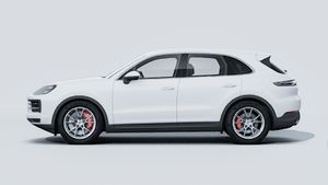 Cayenne S ის გარე ხედი, რომელიც აჩვენებს მანქანის მარცხენა მხარეს