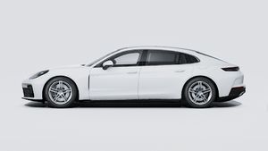 Panamera 4 E-Hybrid Executive ის გარე ხედი, რომელიც აჩვენებს მანქანის მარცხენა მხარეს