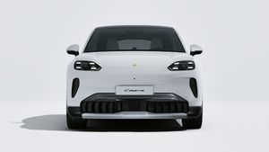 Vue extérieure de Cayenne S Coupé Electric montrant l'avant de la voiture