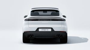 Εξωτερική όψη του Cayenne S Coupé που δείχνει το πίσω μέρος του αυτοκινήτου