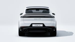 Εξωτερική όψη του Cayenne GTS Coupé που δείχνει το πίσω μέρος του αυτοκινήτου
