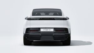 Εξωτερική όψη του Cayenne Coupé Electric που δείχνει το πίσω μέρος του αυτοκινήτου