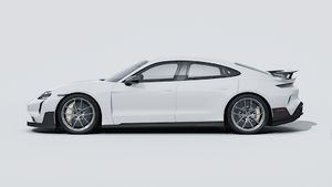 Εξωτερική όψη του Taycan Turbo GT with Weissach Package που δείχνει την αριστερή πλευρά του αυτοκινήτου