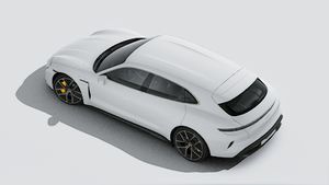Εξωτερική όψη του Taycan Turbo S Sport Turismo από ψηλά