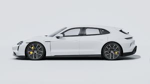 Εξωτερική όψη του Taycan Turbo S Sport Turismo που δείχνει την αριστερή πλευρά του αυτοκινήτου