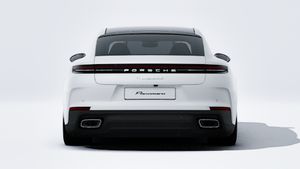 Εξωτερική όψη του Panamera 4 E-Hybrid Executive που δείχνει το πίσω μέρος του αυτοκινήτου