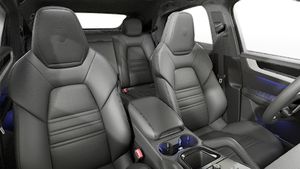 Vista interior de los asientos delanteros del Cayenne Coupé