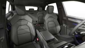 Vista interior de los asientos delanteros del Cayenne S Electric