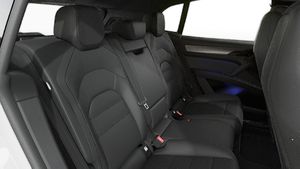 Vista interior de su Cayenne S Electric