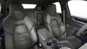 Interior view showing the front seats of Cayenne Turbo E-Hybrid Coupé with GT Package