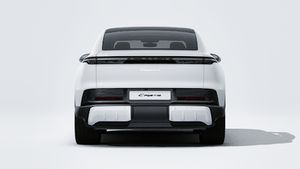 Exterior view of Cayenne S Coupé Electric showing the rear of the car