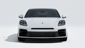 Exterior view of Panamera 4 E-Hybrid showing the front of the car