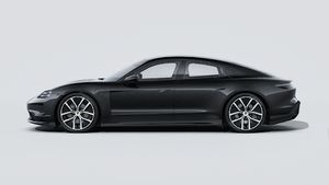 Vista exterior de Taycan 4 Black Edition mostrando el lado izquierdo del coche