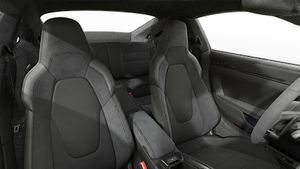 Belső nézet az első ülésekről a 911 Carrera GTS