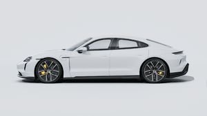 A Taycan Turbo S külső nézete, amely az autó bal oldalát mutatja.