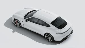 A Taycan 4S Black Edition külső nézete felülről nézve