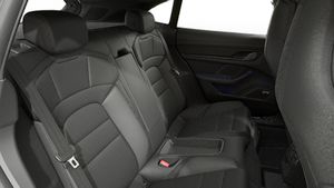 Belső nézet a Taycan Sport Turismo Black Edition