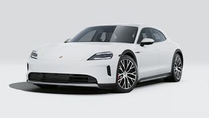 Exterior view of Taycan 4S Cross Turismo showing the front and left side of the car
