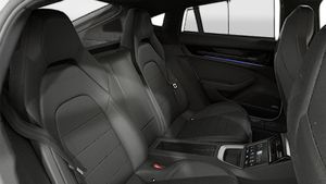 Interior view of Panamera 4 E-Hybrid