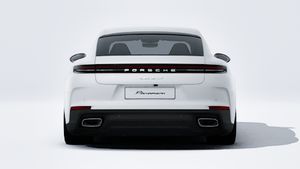 Exterior view of Panamera 4 E-Hybrid showing the rear of the car