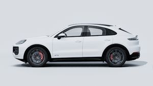 Exterior view of Cayenne GTS Coupé showing the left side of the car