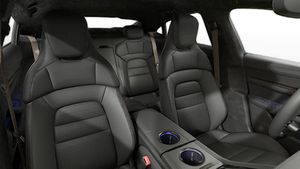 Interior view showing the front seats of Taycan Turbo