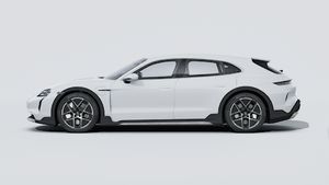 Exterior view of Taycan Turbo Cross Turismo showing the left side of the car
