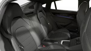 Interior view of Panamera 4 E-Hybrid