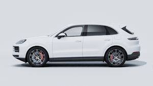 מראה חיצוני של ה-Cayenne S E-Hybrid, מראה את הצד השמאלי של המכונית