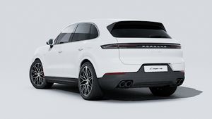 מראה חיצוני של ה-Cayenne S E-Hybrid, מראה את הצד האחורי-שמאלי של המכונית