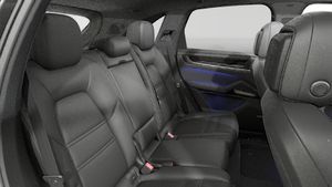 מבט פנימי של Cayenne E-Hybrid Black Edition