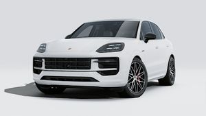 מבט חיצוני על ה-Cayenne S E-Hybrid Black Edition , מראה את הצד הקדמי והשמאלי של המכונית