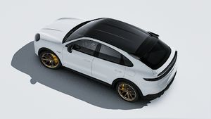 מבט חיצוני של ה-Cayenne Turbo E-Hybrid Coupé with GT Package מלמעלה