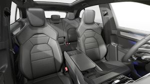 תצוגת פנים המראה את המושבים הקדמיים של ה-Cayenne Electric