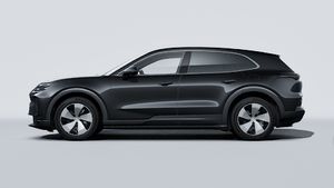 מראה חיצוני של ה-Cayenne Electric, מראה את הצד השמאלי של המכונית