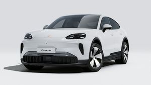 מבט חיצוני על ה-Cayenne Coupé Electric , מראה את הצד הקדמי והשמאלי של המכונית