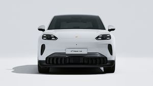 מראה חיצוני של ה-Cayenne Coupé Electric, מראה את חזית המכונית