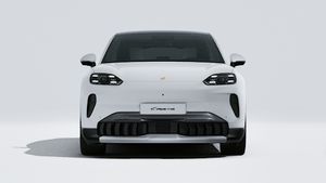 מראה חיצוני של ה-Cayenne S Coupé Electric, מראה את חזית המכונית