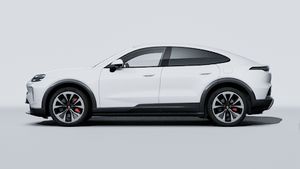 מראה חיצוני של ה-Cayenne S Coupé Electric, מראה את הצד השמאלי של המכונית