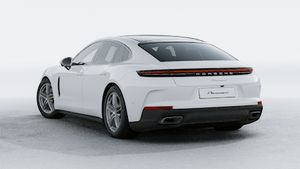 מראה חיצוני של ה-Panamera, מראה את הצד האחורי-שמאלי של המכונית