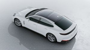 מבט חיצוני של ה-Panamera 4 מלמעלה