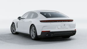 מראה חיצוני של ה-Panamera 4, מראה את הצד האחורי-שמאלי של המכונית