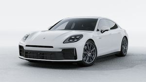 מבט חיצוני על ה-Panamera 4 E-Hybrid , מראה את הצד הקדמי והשמאלי של המכונית
