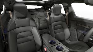 Interior view showing the front seats of Taycan Turbo