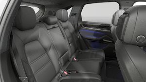 Interior view of Cayenne S E-Hybrid Black Edition