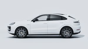 Exterior view of Cayenne E-Hybrid Coupé Black Edition showing the left side of the car