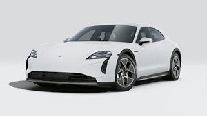 Exterior view of Taycan Turbo Cross Turismo showing the front and left side of the car