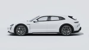 Exterior view of Taycan Turbo Cross Turismo showing the left side of the car